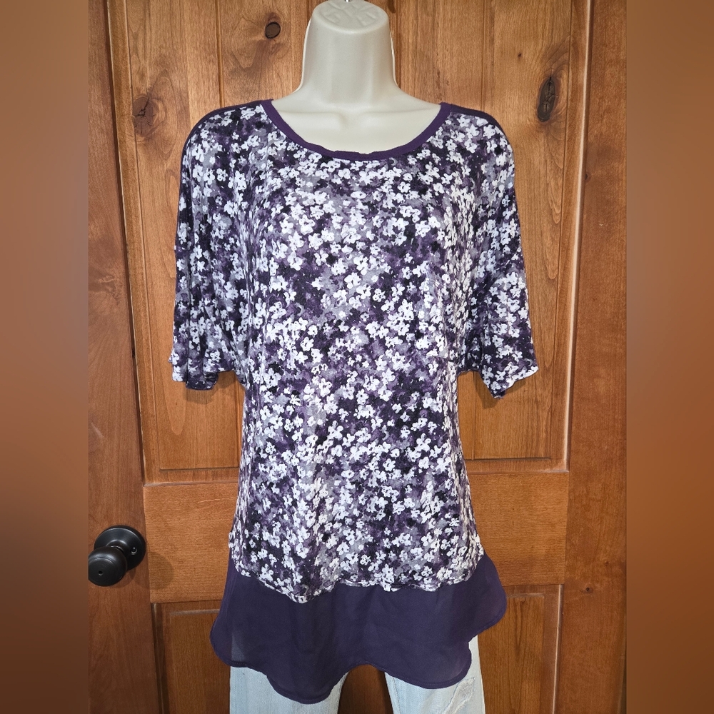 Simply Vera‎ Vera Wang Purple Floral Blouse